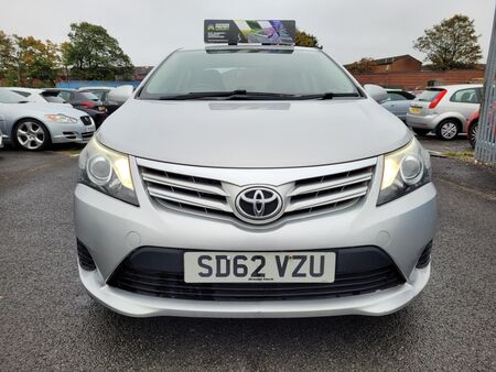 TOYOTA AVENSIS 1.8 V-matic T2 4dr